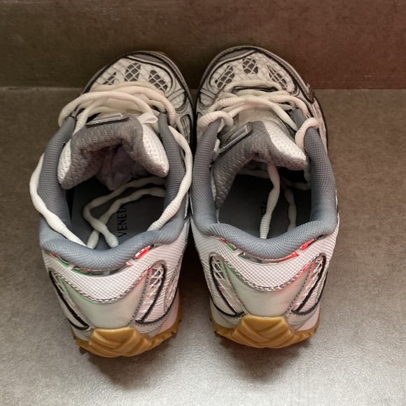 Bottega Veneta Silver sneakers - Picture 7 of 8